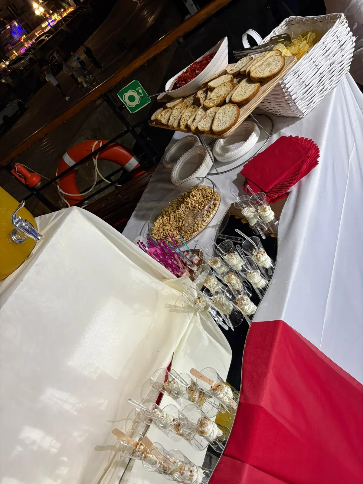 Nave Myriam festa in nave Napoli - nave myriam angolo buffet 11