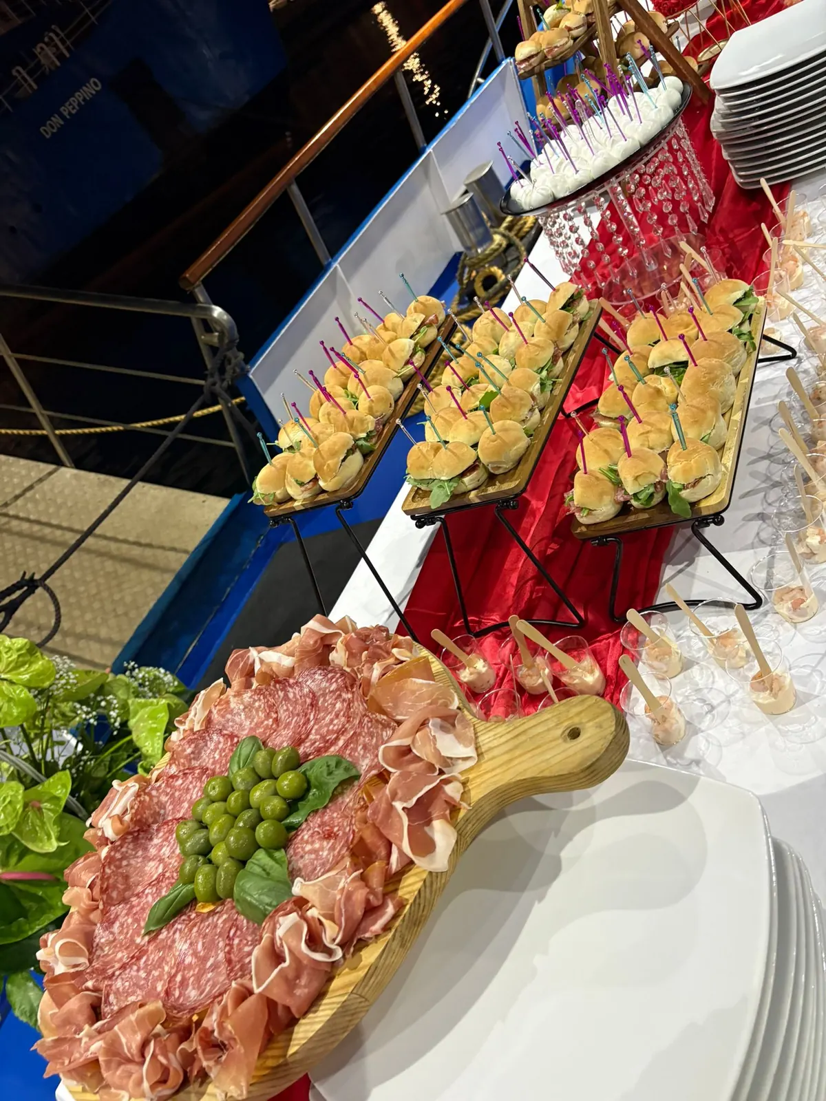 Nave Myriam festa in nave Napoli - nave myriam buffet completo 07